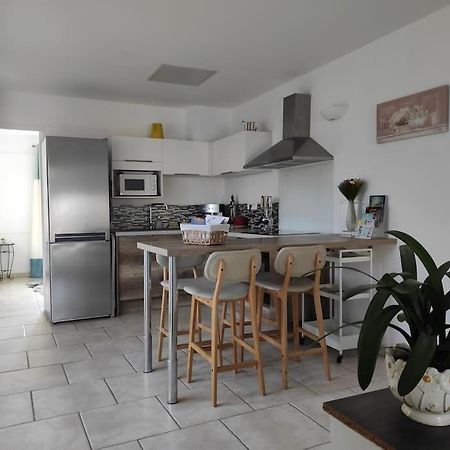 Joli Appartement Avec Cour Prive A 5 Minutes A Pied De La Plage Sanary-sur-Mer Exterior photo
